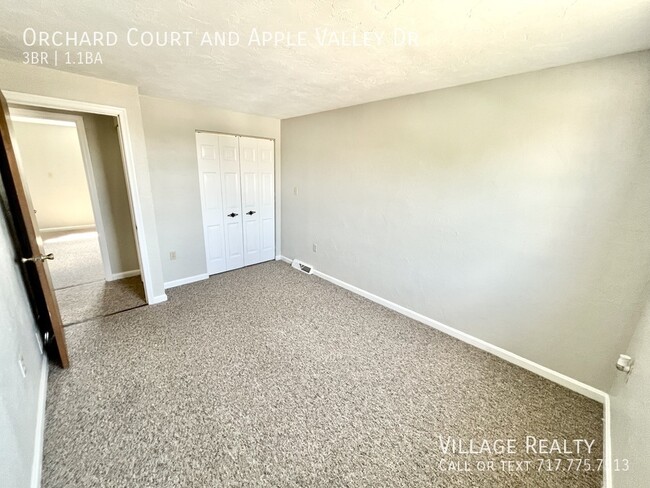 Building Photo - 2-car garage! Roomy 3-bed townhome in Dall...