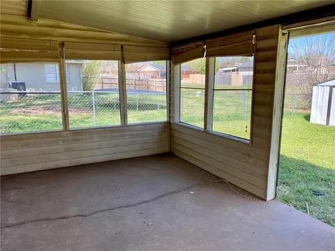 Building Photo - 1810 Bellaire Dr