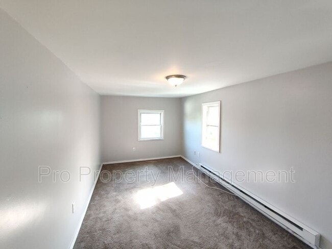 Building Photo - 14 Edgewood Rd
