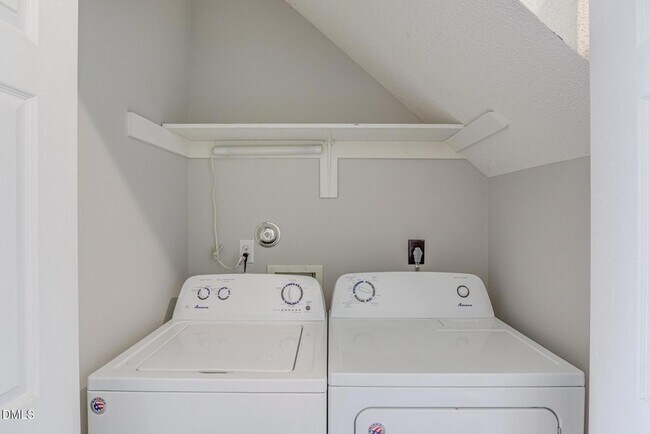 Building Photo - 4636 Vendue Range Dr