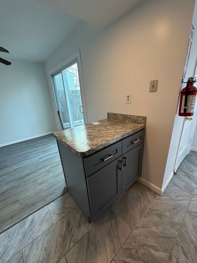 Building Photo - Welcome home- 3 bedroom, 1.5 bath