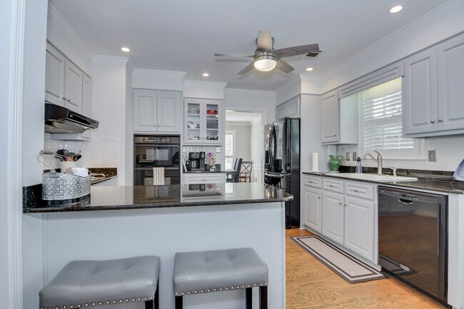 Building Photo - 2504 Pinebluff Ct