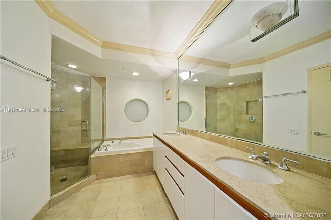 Building Photo - 1500 Ocean Dr