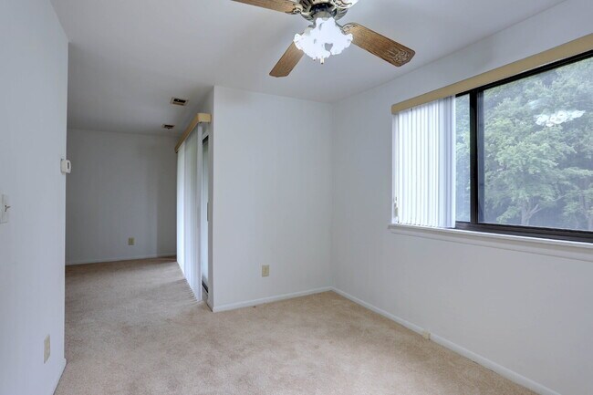 Building Photo - 1BD/1BA - Great Condo in Columbia