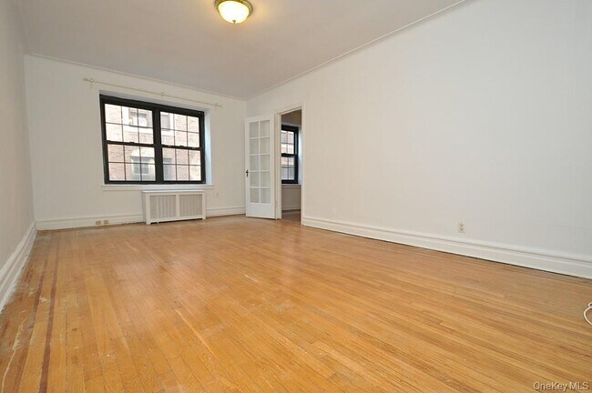 Building Photo - 105 Garth Rd
