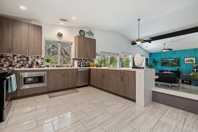 Building Photo - 52273 Avenida Madero