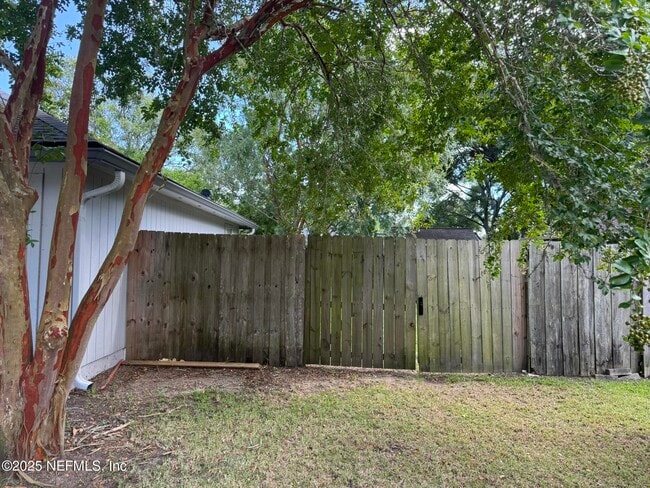 Building Photo - 84042 St James Ct