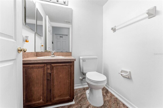 Building Photo - 637 Bittern Ct