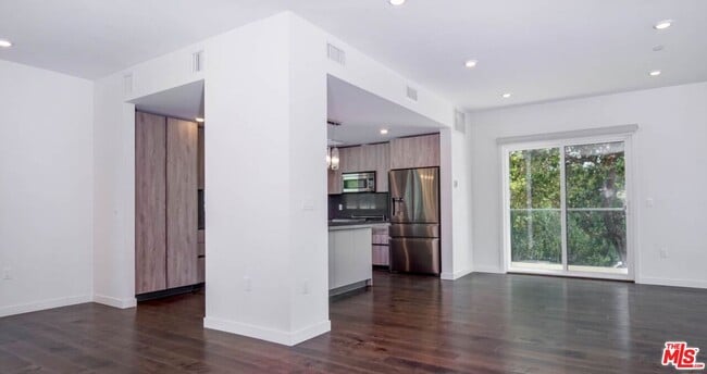 Building Photo - 849 N Alta Vista Blvd