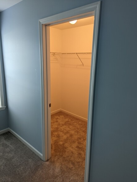 Building Photo - 8073 River Rd SE