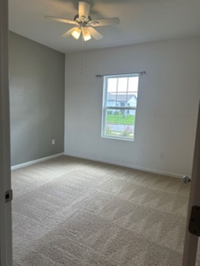 Building Photo - 16119 Florets Dr