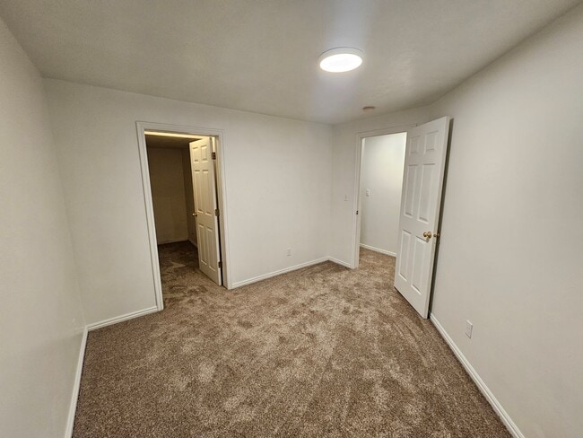 Building Photo - Spacious 3 Bd 2.5 Bath Townhouse in Bountiful