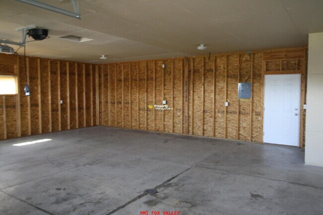 Building Photo - Neenah Subdivision West of I 41