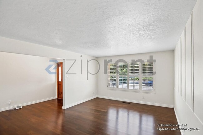 Building Photo - 307 Boulder Dr