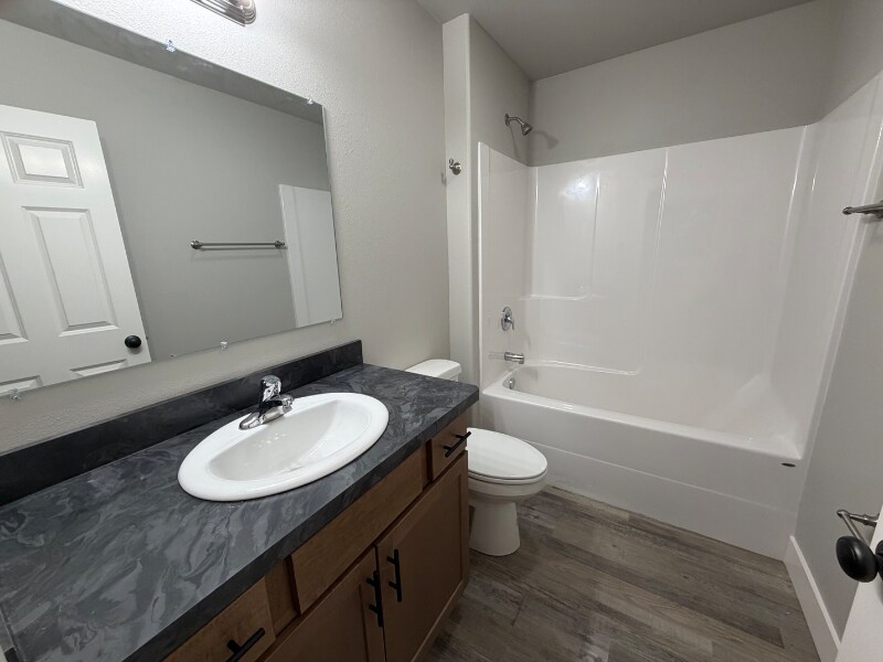 Building Photo - 1333 Lynn Ave