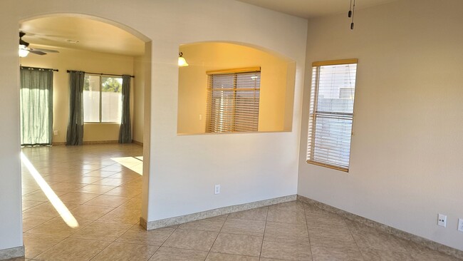 Building Photo - Remodeled 3-bedroom in great Gilbert ocation