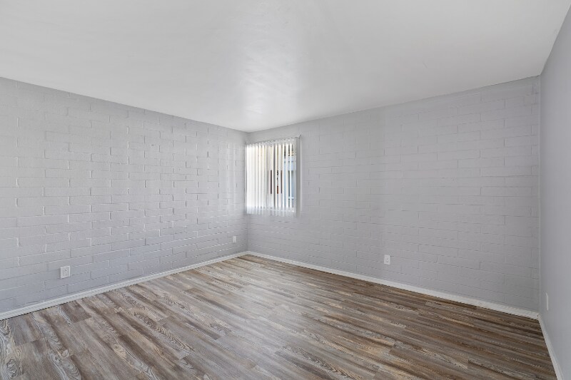 Building Photo - 5570 E Hampton St