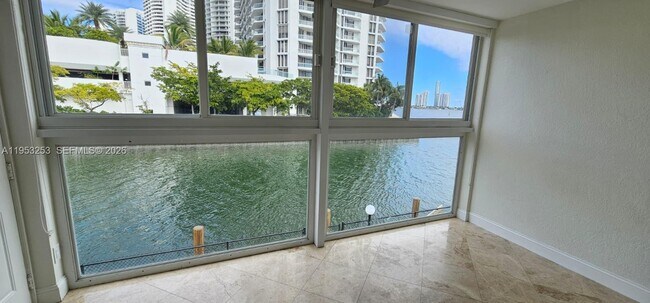 Building Photo - 3745 NE 171 St