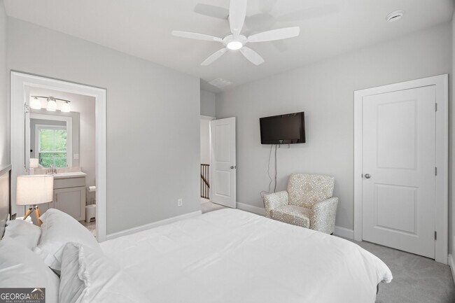 Building Photo - 4245 Deming Cir