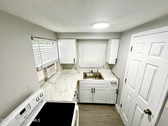 Building Photo - 426 Dummitt Ave