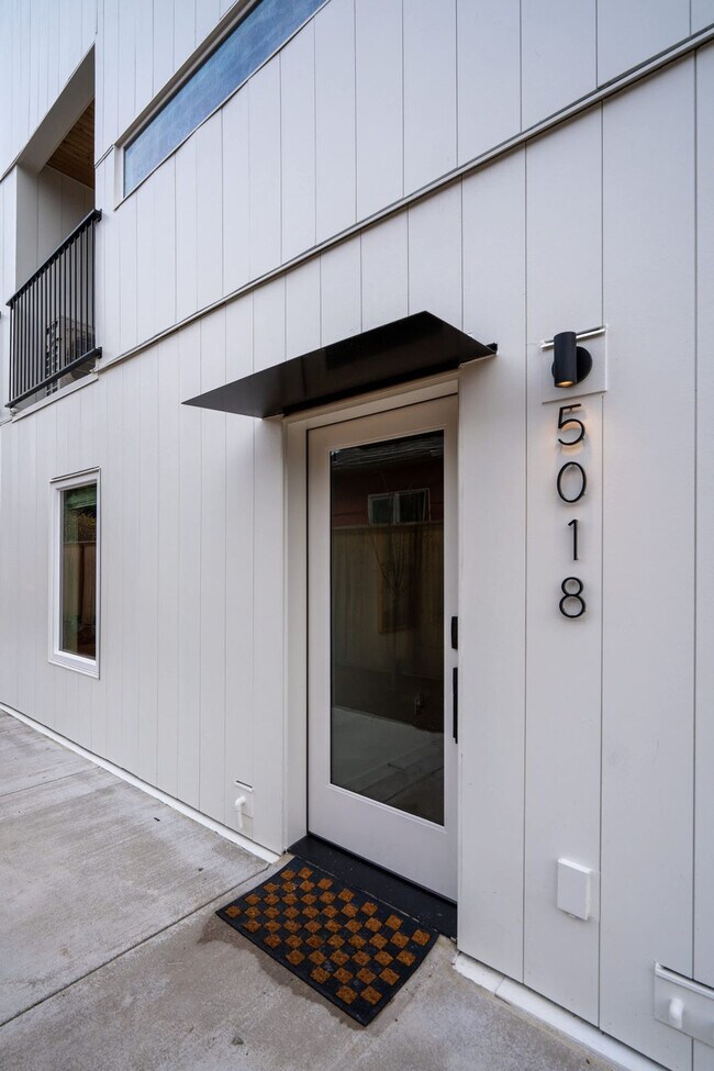 Building Photo - 5018 NE 26th Ave