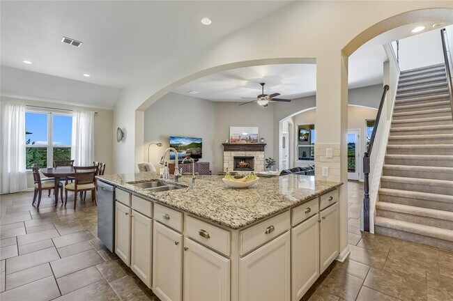 Building Photo - 696 Ledge Stone Dr