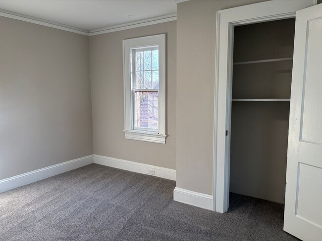 Building Photo - 2 Bedroom, 1 Bathroom Apartment in Reidsville!