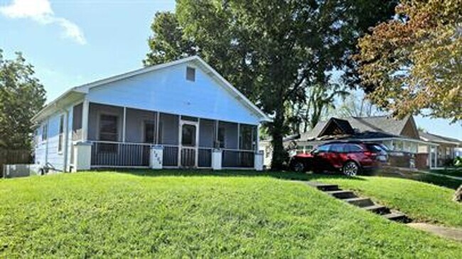 Primary Photo - Quaint 2 Bed, 1 Bath Home – Available 11/1...