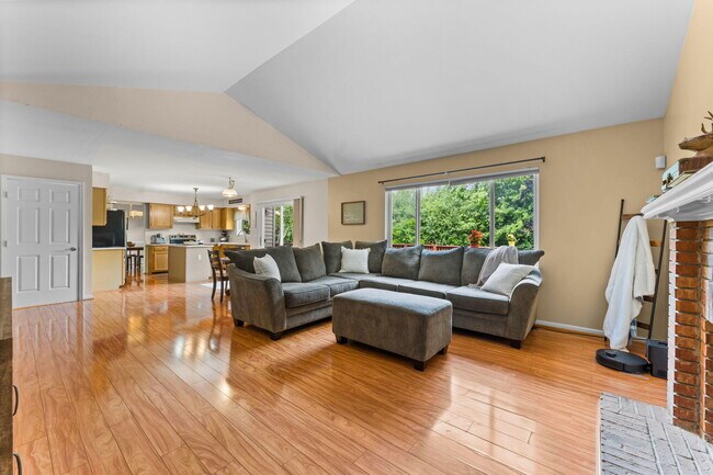 Building Photo - 4141 Crystal Creek Dr