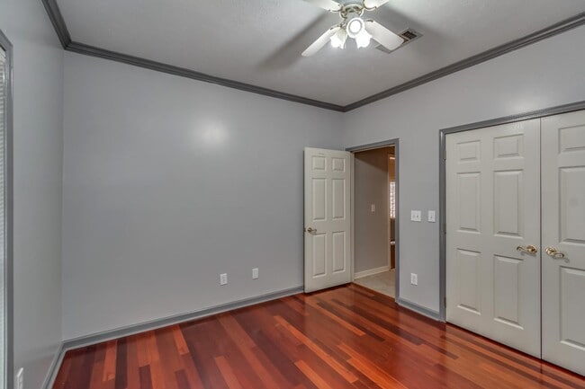Building Photo - 340 Willow Ridge Cove