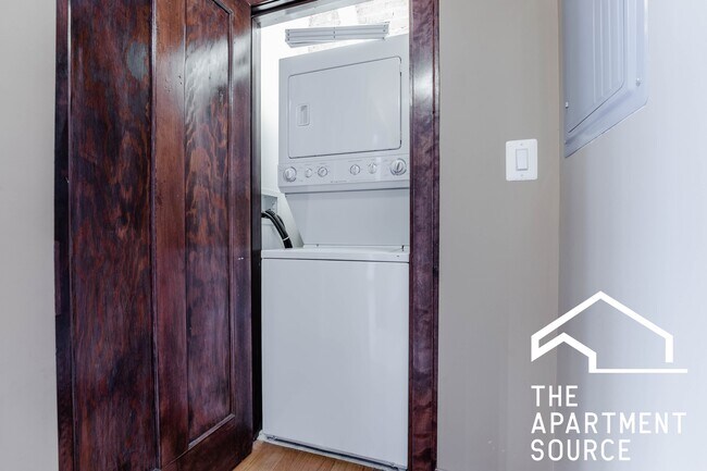 Building Photo - 2920 W Cullom Ave