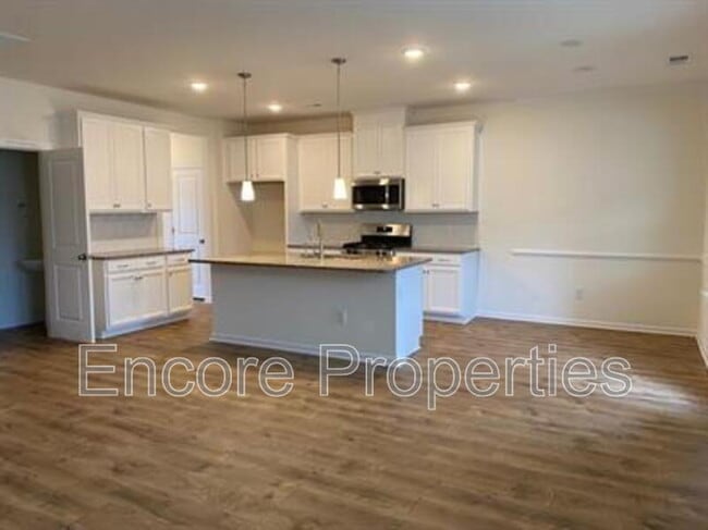 Building Photo - 304 Kephart Way