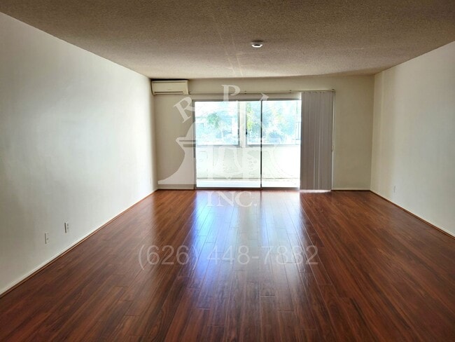 Building Photo - Beautiful 1 Bedroom Pasadena Apartment in Great Location