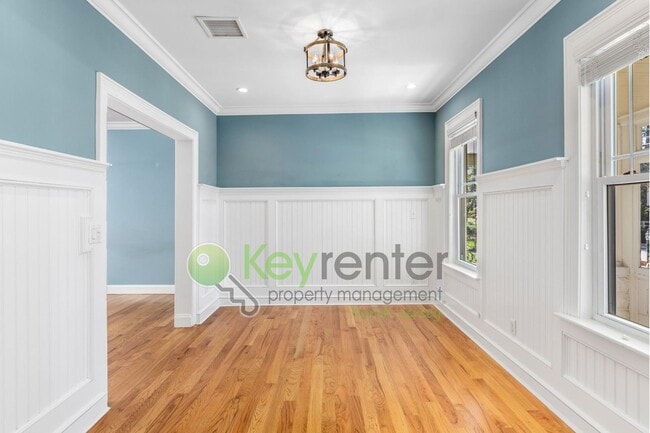 Building Photo - Beautiful 4-Bedroom Home with Fenced Yard ...