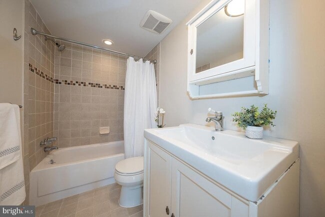 Building Photo - 103 Drummers Ln