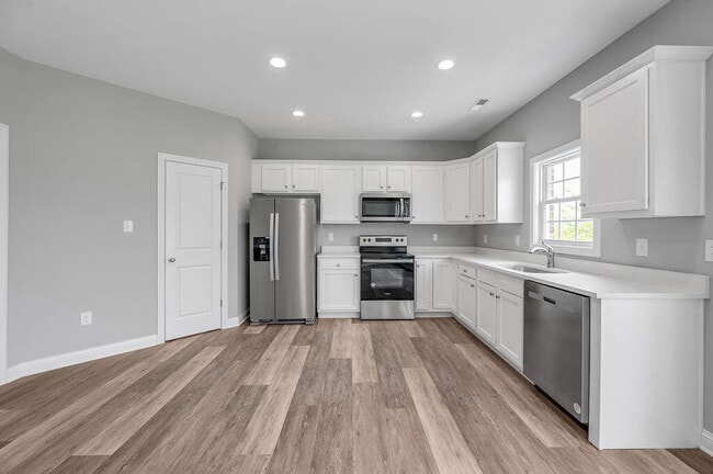 Building Photo - 125 Squires Way