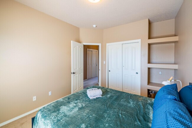 Building Photo - 9719 Calle Chamisa NW