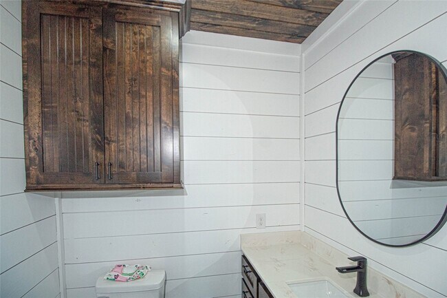 Building Photo - 1275 Castlewood Rd
