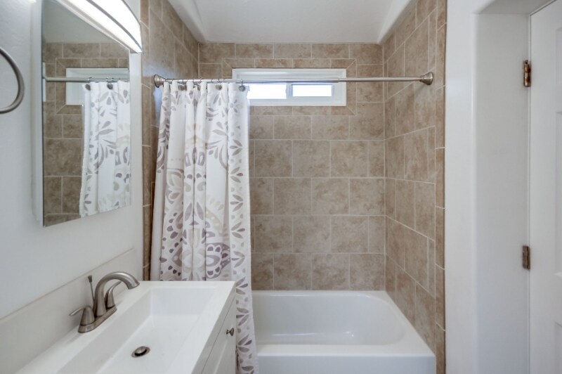 Building Photo - 9177 Creekford Dr