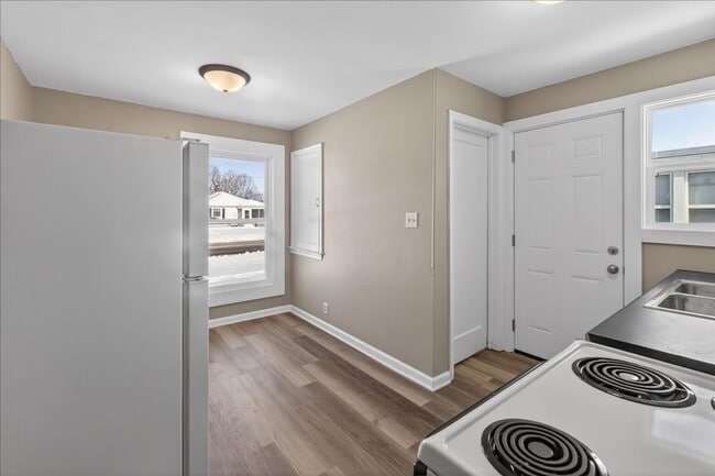 Building Photo - 4721 E 16th St