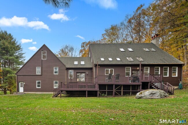 Building Photo - 17 Curtis Dr