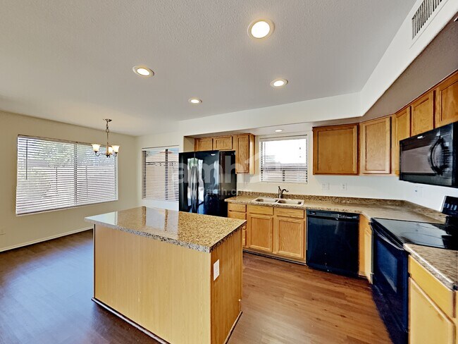 Building Photo - 12323 W Medlock Dr