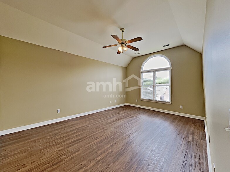 Building Photo - 908 Wonderland Pass