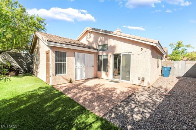 Building Photo - 1512 Iron Springs Dr