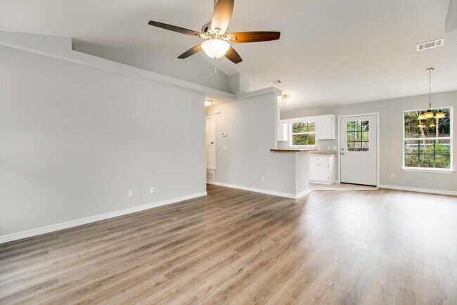 Building Photo - 1015 Sable Dr