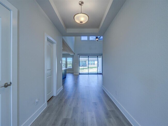Building Photo - 1929 Montella Wy