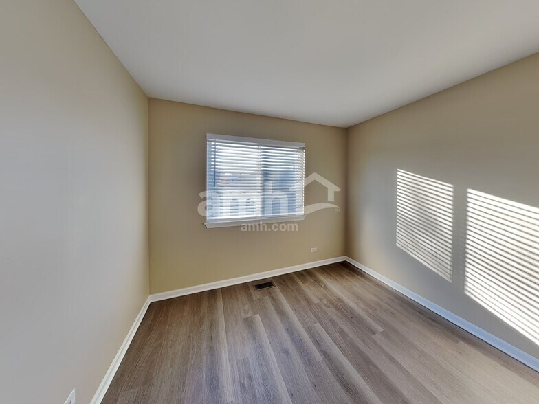 Building Photo - 2925 Shetland Ln