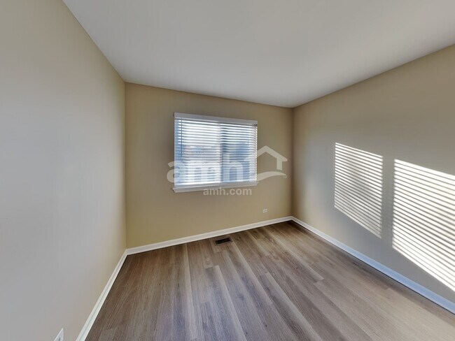 Building Photo - 2925 Shetland Ln