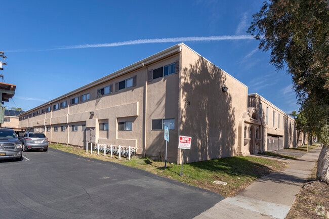 Building Photo - Bella Vista