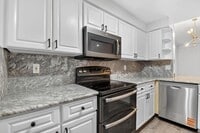 Building Photo - 2032 Alta Meadows Ln